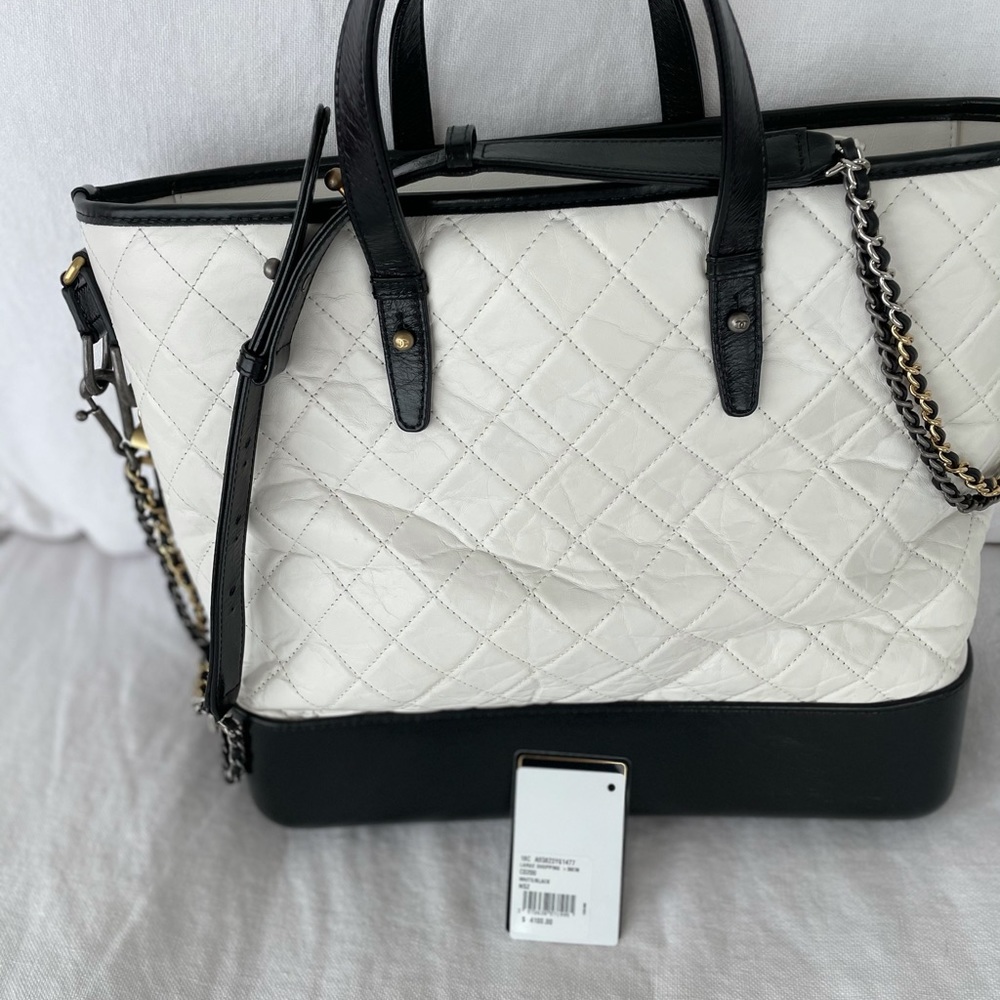 Chanel - Picture 6 of 12